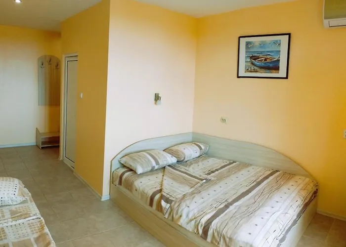 тук е така *